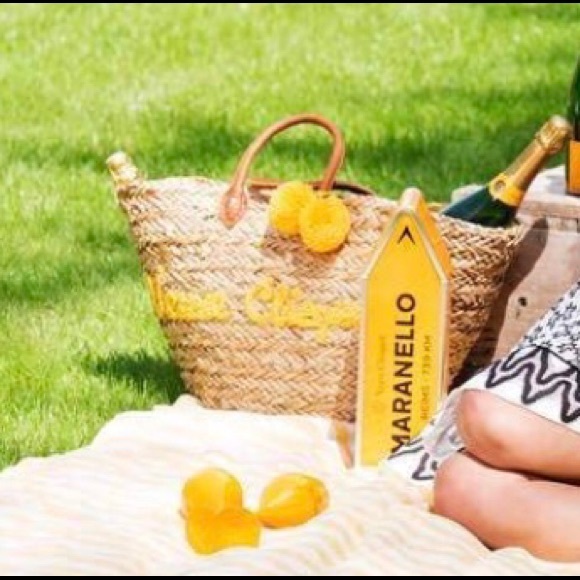 IN SEARCH OF - Veuve Cliquot Shopping Bag - Picture 3 of 4